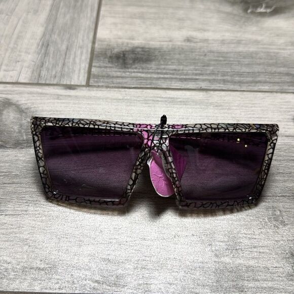 Snooki by Nicole Polizzi Womens Crack Design Pattern Square Sunglasses NWT - Picture 1 of 9